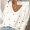 sweter bialy-sweterek w serca-sweterek w serek